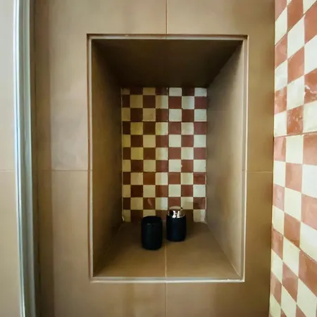 Via Caputo 51 *